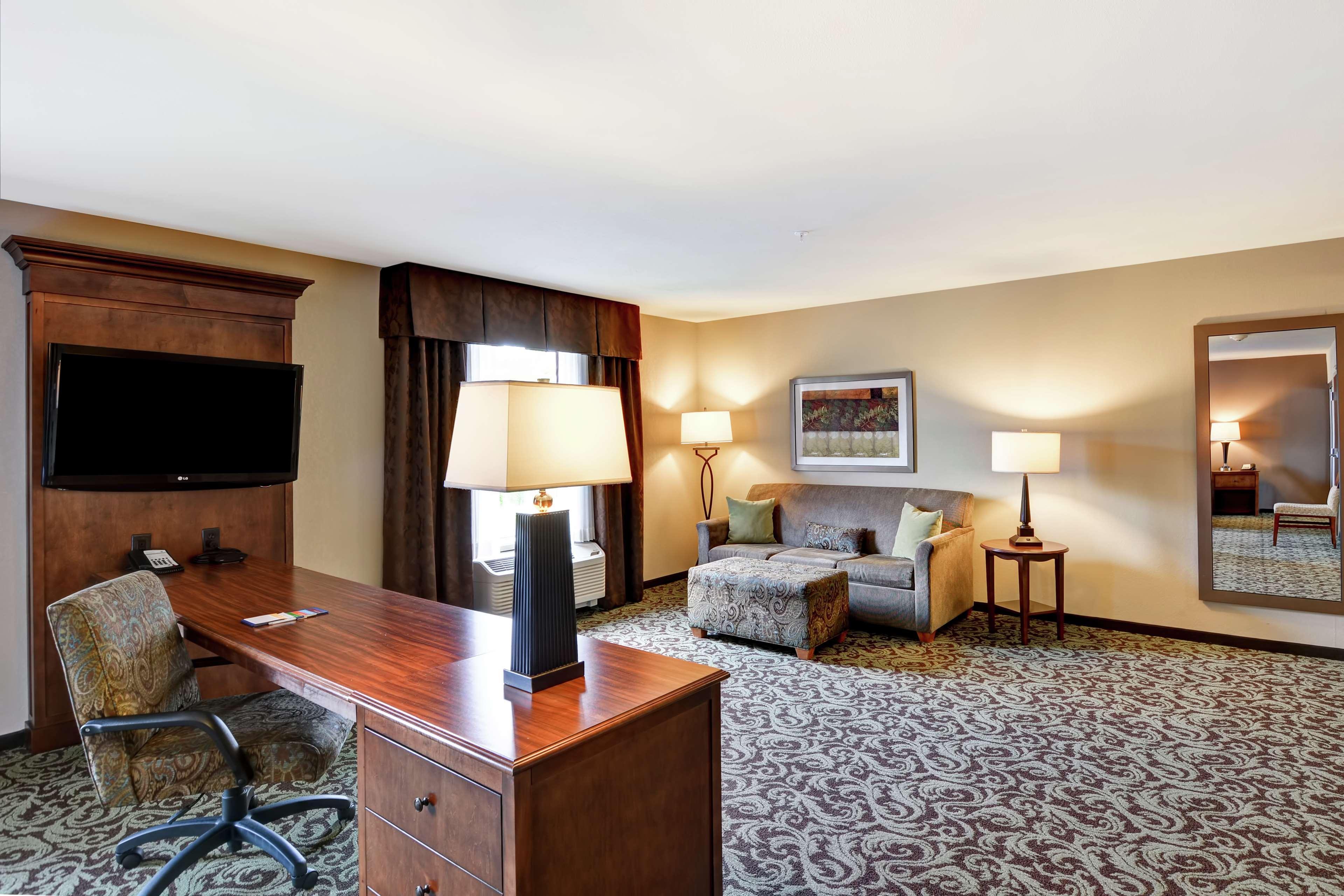 Hampton Inn And Suites New Hartford/Utica Zewnętrze zdjęcie